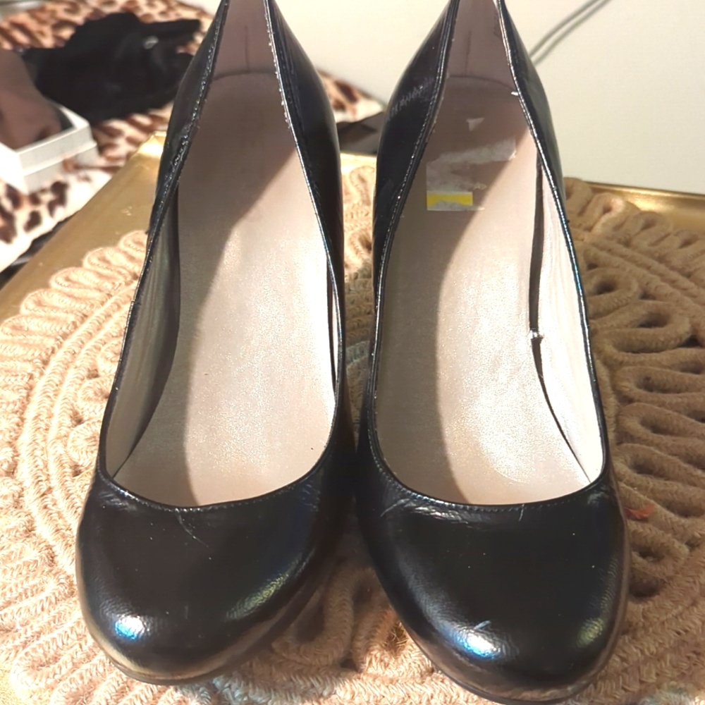 Me Too Black chunky heels